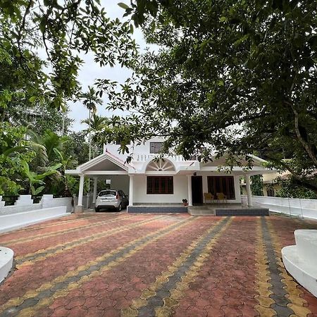 Villa Kalarikkal House Kochi Exterior foto